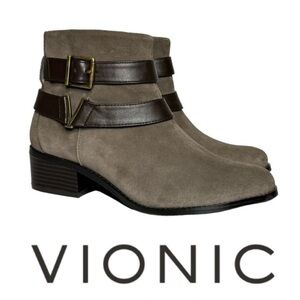 NWOB Vionic Hope Mana Greige Brown Suede Block Heel Ankle Bootie Buckle Size 7